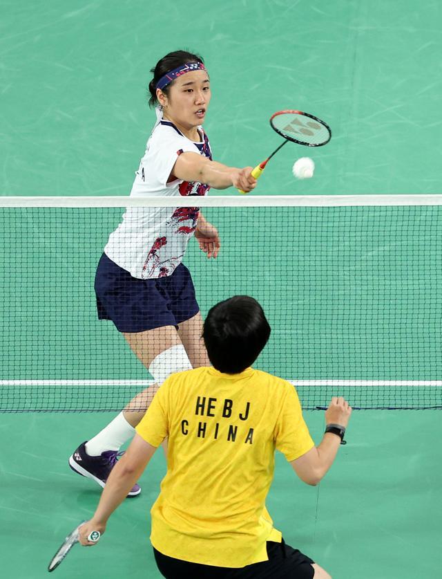 是一位持球 是一位持球