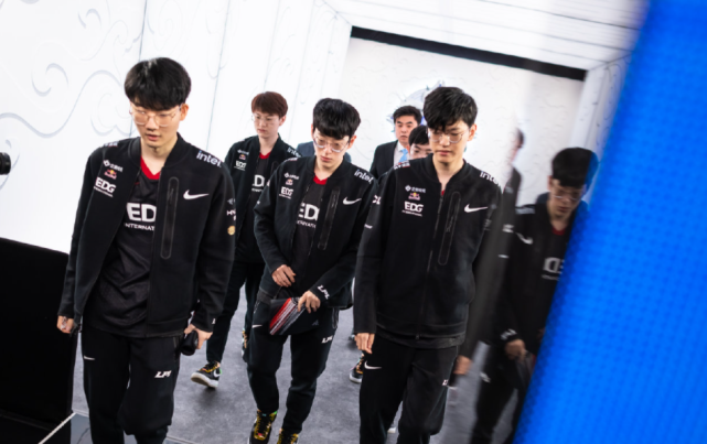 发生变化时 发生变化时