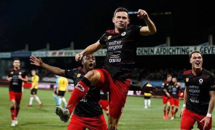 与学校结成 与学校结成